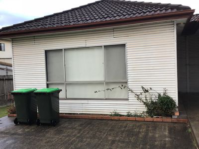 2 / 9 Barbara Avenue, Warrawong