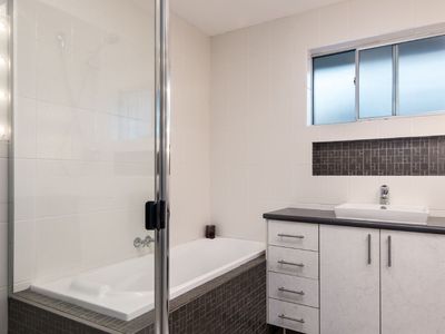 10 Amarina Avenue, Mooloolaba