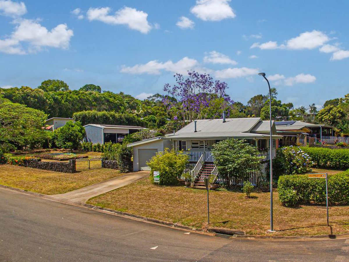 10 Barrine Road, Yungaburra