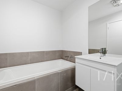 2 / 70 William Street , Brighton