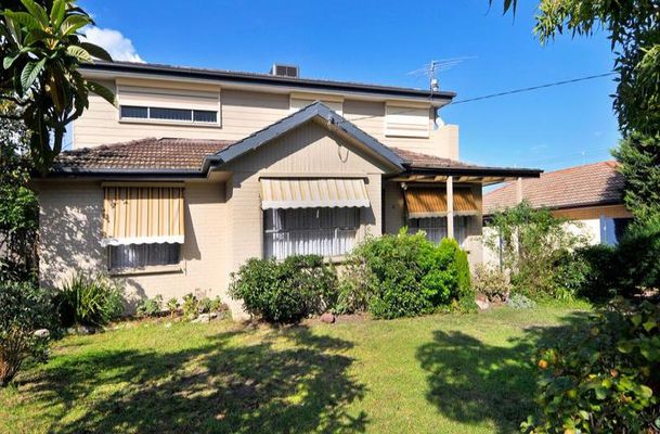 4 Plumpton Ave, Craigieburn