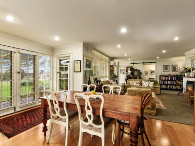 17 Adams Street, Donovans