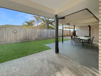 16 Tarrina Crescent, Pacific Pines