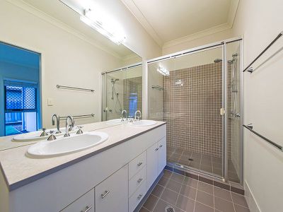 15 Watervale Pde, Wakerley