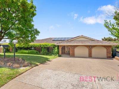 11 Dunrossil Crescent, West Bathurst