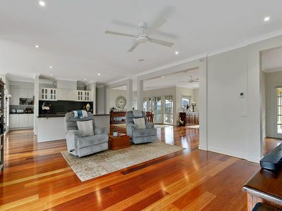 2 Lake View Dr, Broadford