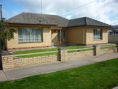 22 Urquhart, Horsham