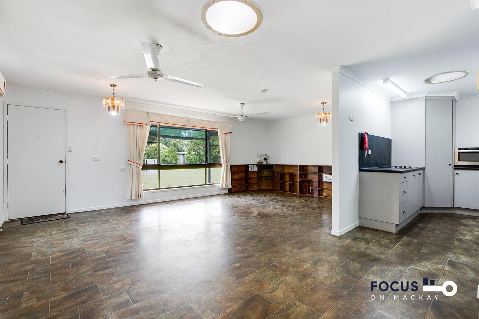 32 Buoro Street, Ball Bay