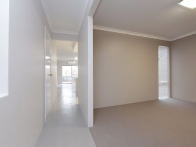 4 / 58 Central Avenue, Redcliffe