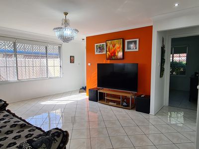 42 Kenneth Crescent, Dean Park