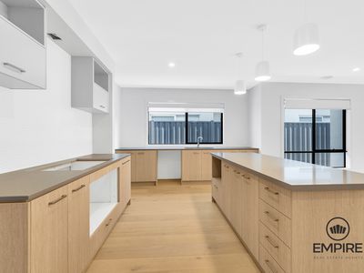 65 Shearjoy Loop, Clyde North