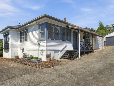 12 Strahan Road, Newstead