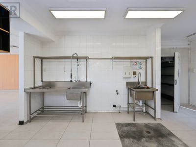 8 / 2 Brushfoot Boulevard, Success