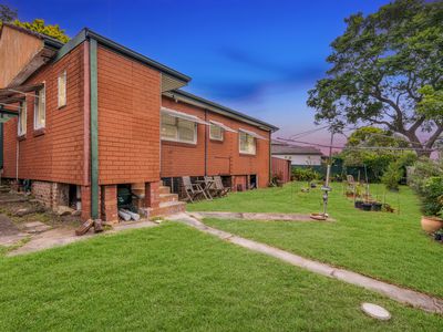 2 Tims Crescent, Guildford