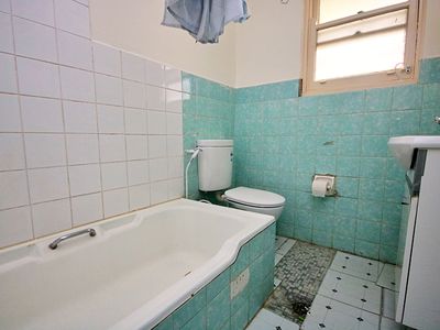 5 / 32 Hampden Road, Lakemba