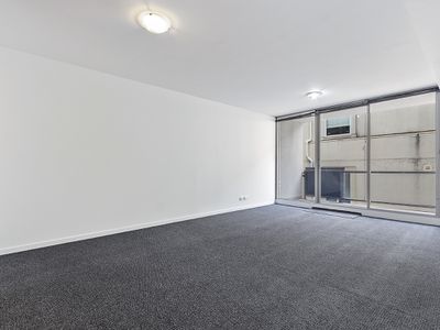 15 / 100 Queensberry Street, Carlton