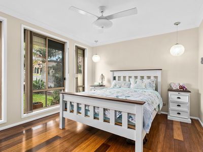 6 Eucumbene Avenue, Flinders