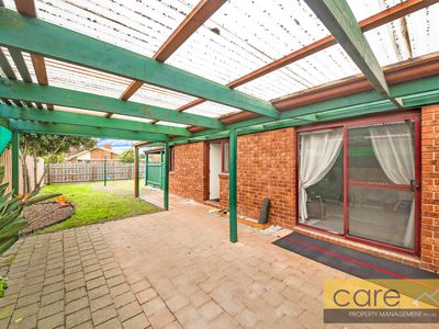 1 Ruffles Court, Cranbourne West