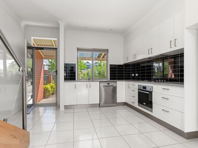 14 ELMWOOD CIRCUIT, Wodonga