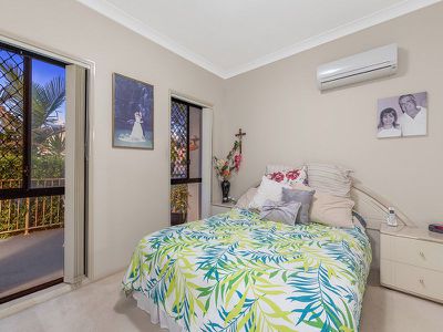 7 Holland Place, Carindale