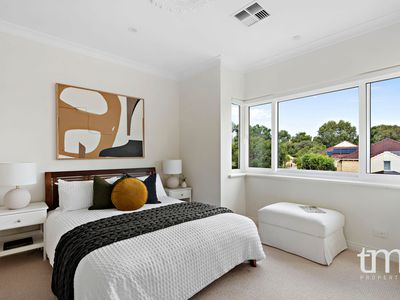 1 Grove End Ridge, Mount Claremont