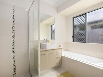 8 Perserverance Street, Redlynch