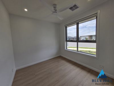 1 / 27 Crestwood Road, Thornton