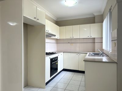 4 / 15-23 Mowle Street, Westmead