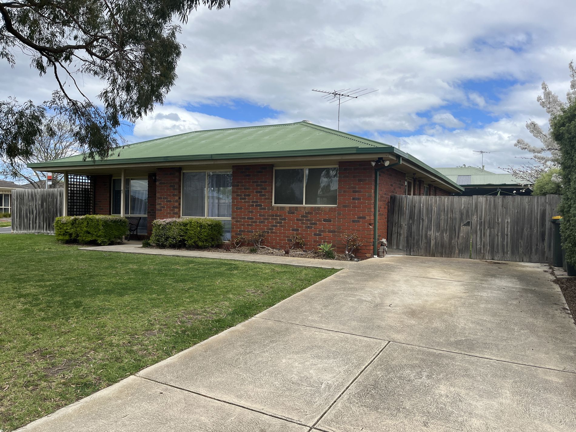 1 Templeton Court, St Albans Park