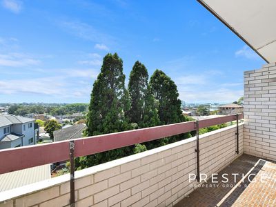 9 / 81 Forest Road, Arncliffe