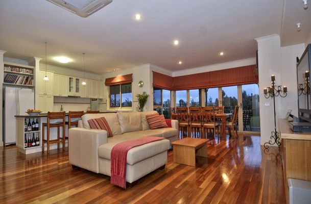 5 The Ridge, Oaklands Junction