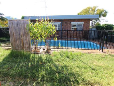 25 The Lakes Way, Forster