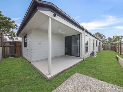 1 / 11 Uldis Place, Bellbird Park