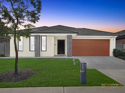 7 Honeycomb Avenue, Manor Lakes