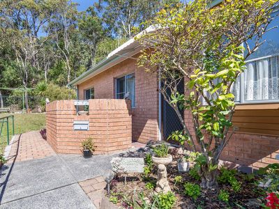 6 / 3 Violet Town Road, Mount Hutton