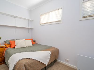 72 Collins Street, Piccadilly