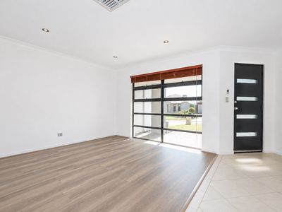 12 Randwick Bend, Harrisdale