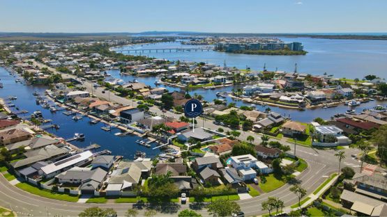 330 Bayview Street, Hollywell