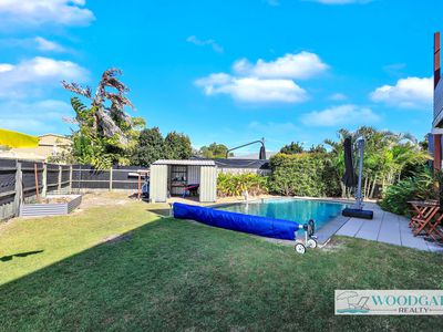 27 MACKEREL STREET, Woodgate