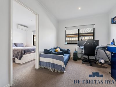 30 Bellavista Parade, Meadow Springs