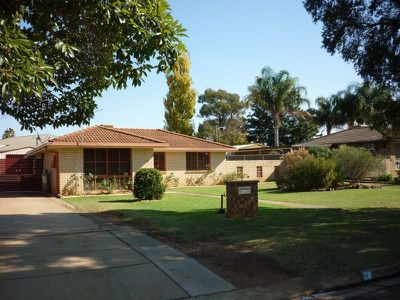 28 Meadowbank Drive, Dubbo