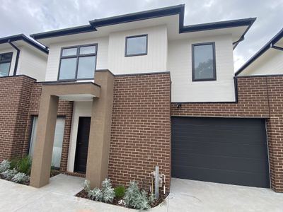 2 / 18 Whitelaw Street, Reservoir