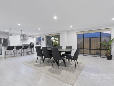 6 Ray Gardiner Vista, Tapping