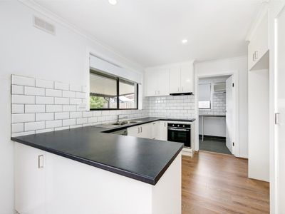 27 Strezlecki Grove South, Altona Meadows