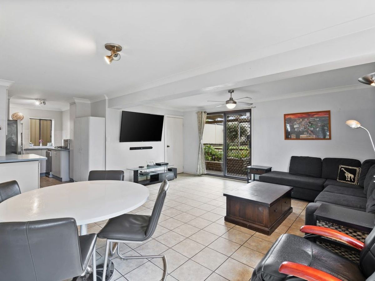 100 Catherine Street, Mannering Park