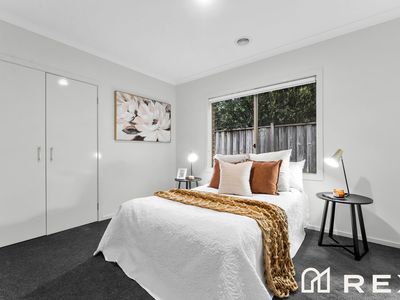 10 Brolin Terrace, Cranbourne North