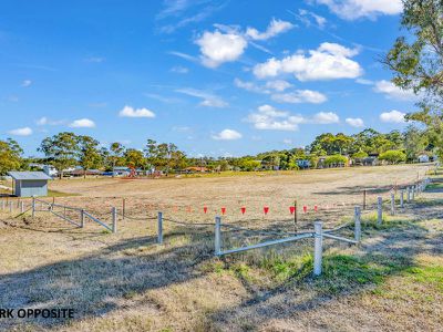 8 Alkrington Avenue, Fishing Point