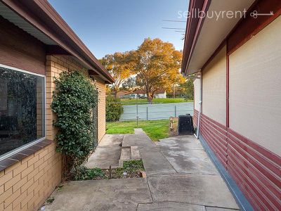 76 TRUDEWIND ROAD, Wodonga