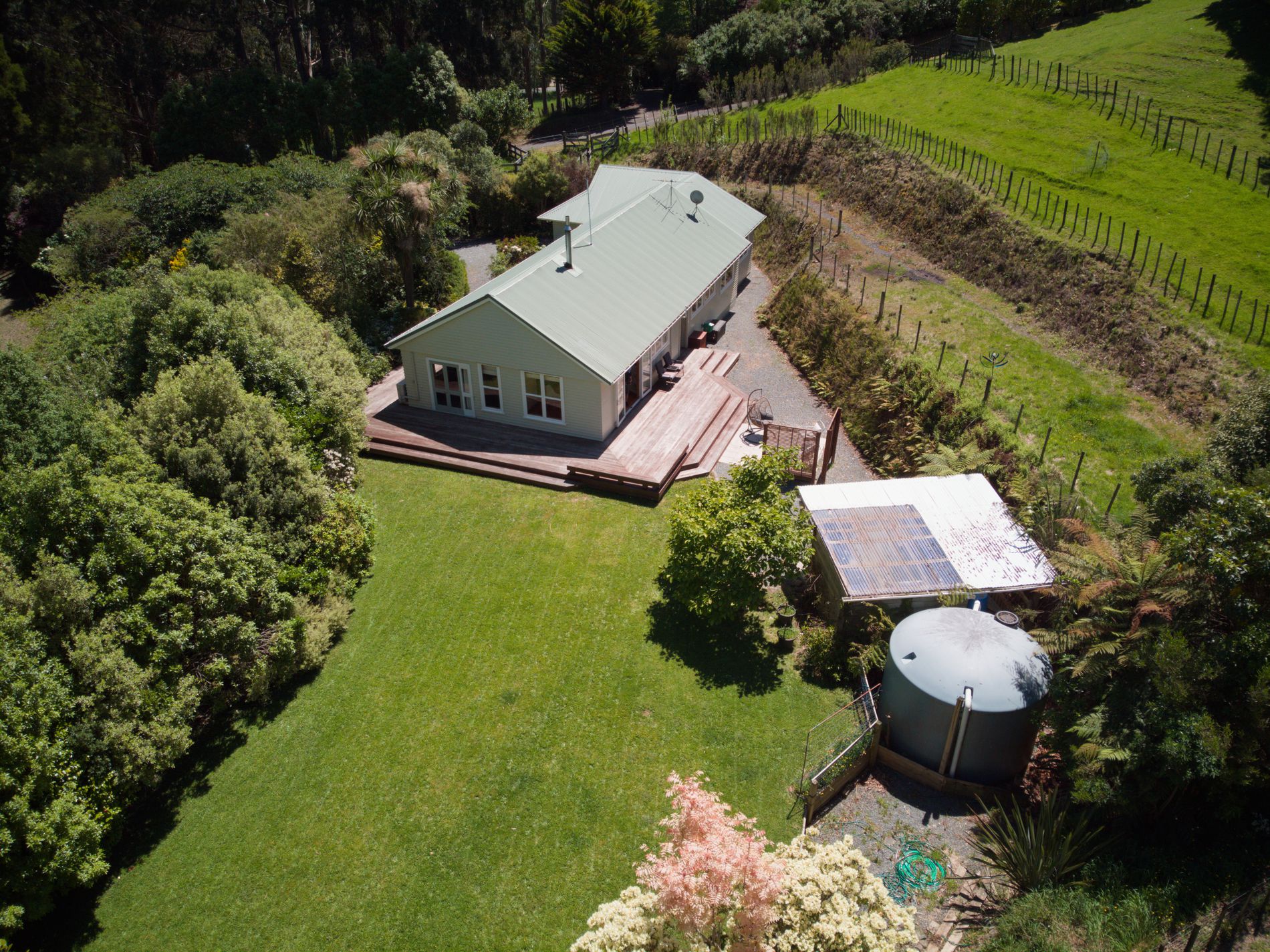 5C Janet Frame Way, Whitemans Valley