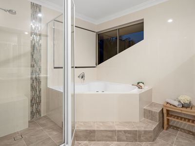 39 Yanrey Street, Golden Bay